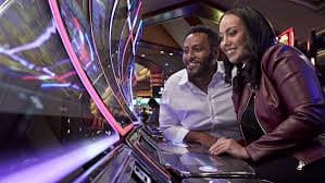 Studio live-dealer baccarat dengan standar profesional Studio live-dealer baccarat dengan multi-kamera profesional